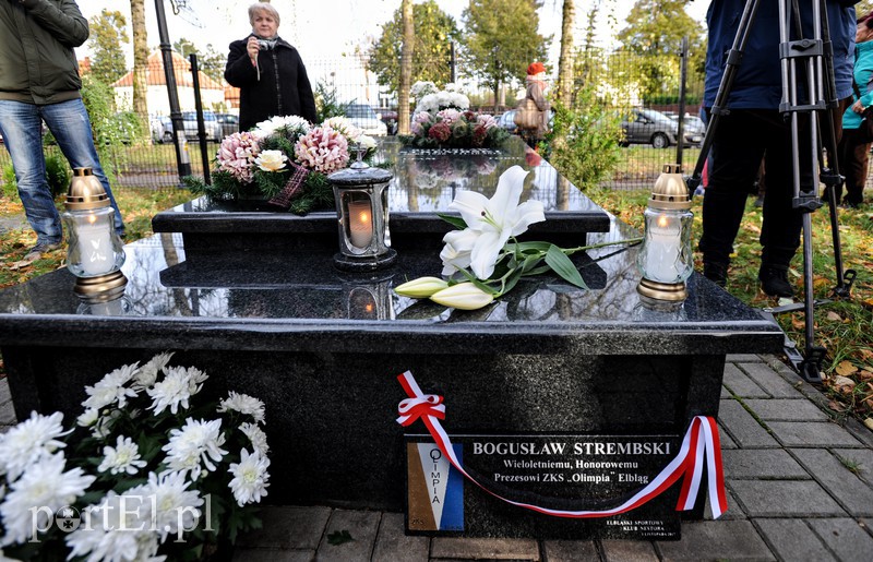 Elbląg, Na grobie Bogusława Strembskiego pojawiła się pamiątkowa tablica Elbląg, Na grobie Bogusława Strembskiego pojawiła się pamiątkowa tablica