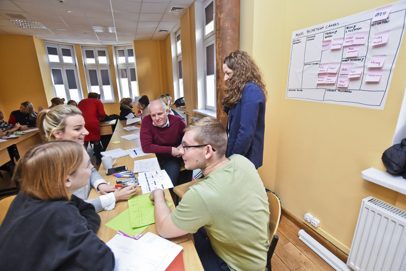 Elbląg, W warsztatach wzięli udział uczniowie szkół średnich, studenci i osoby, które chcą zacząć działalność gospodarczą