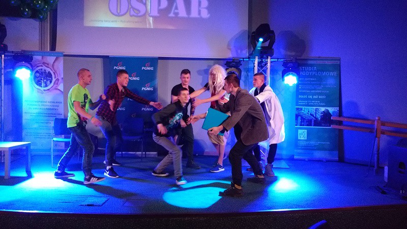 Elbląg, Sukces grupy teatralnej z Kamionka Wielkiego