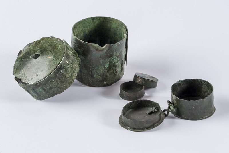 Elbląg, Brązowe puzderka (Historia jednego przedmiotu cz. 104) Elbląg, Brązowe puzderka (Historia jednego przedmiotu cz. 104)