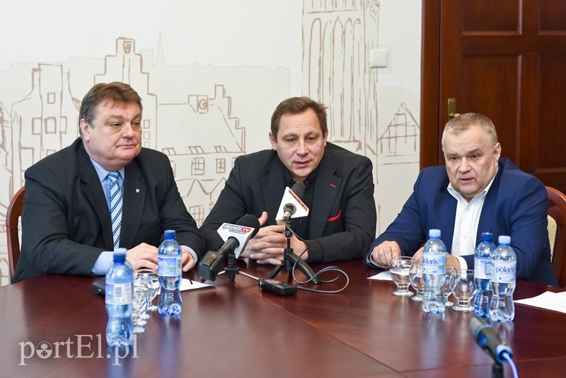 Elbląg, O organizacji obchodów Narodowego Dnia Żołnierzy Wyklętych opowiadali na konferencji prasowej: Witold Wróblewski, Jerzy Dudek (w środku) i Grzegorz Wołoszczak