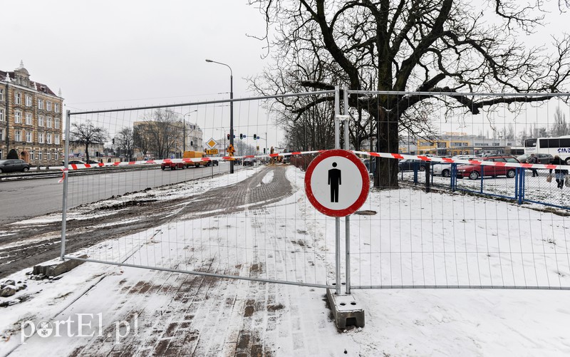 Elbląg, Piesi muszą korzystać z przejście przez teren PKS Elbląg, Piesi muszą korzystać z przejście przez teren PKS