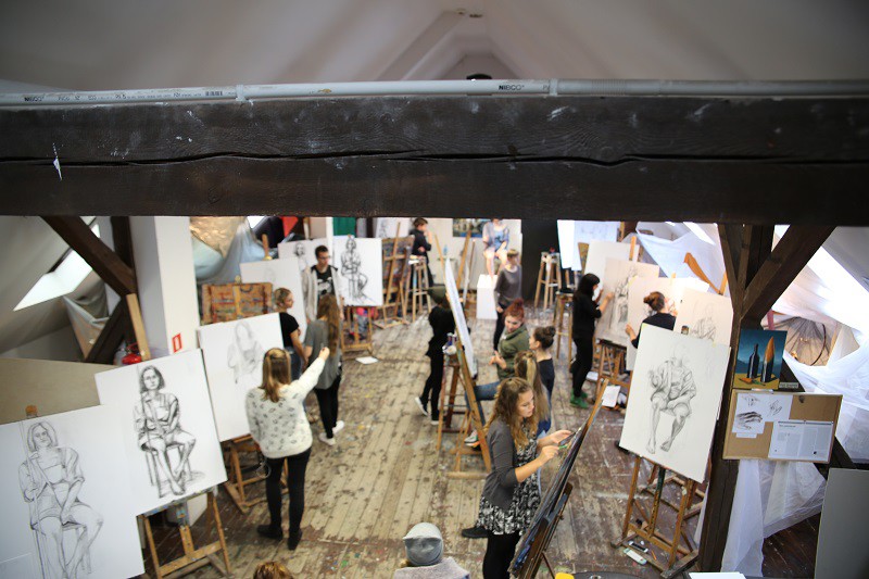 Elbląg, Nauka, pasja, rozwój, czyli Pracownia Rysunku i Malarstwa w Liceum Plastycznym