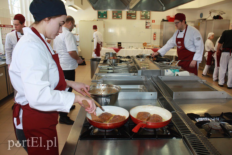 Elbląg, Sowa radzi, jak podać kaczkę