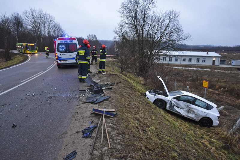 Elbląg, Zderzenie toyoty z mazdą przed cmentarzem