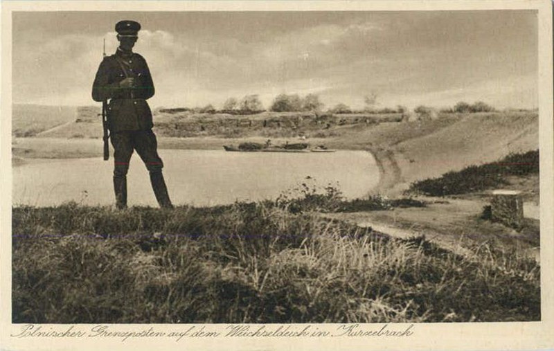 Elbląg, Polski żołnierz na granicy w okolicy Korzeniewa Elbląg, Polski żołnierz na granicy w okolicy Korzeniewa