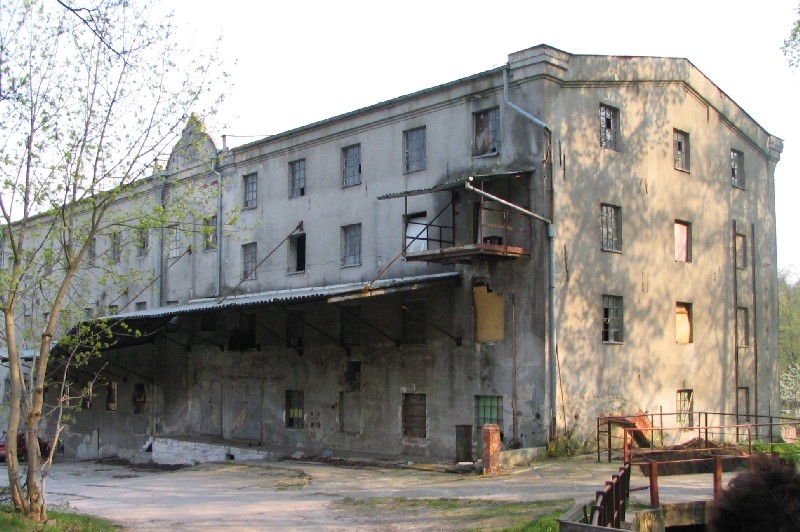 Elbląg, Budynek dawnego młyna w Piekarniku (Zdjęcie pochodzi z portalu kwidzynopedia.pl) Elbląg, Budynek dawnego młyna w Piekarniku (Zdjęcie pochodzi z portalu kwidzynopedia.pl)