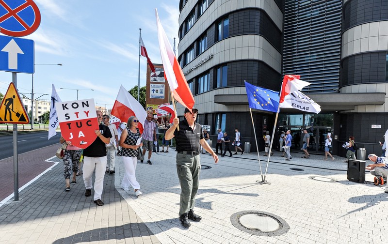 Elbląg, Nowy sąd, stary protest