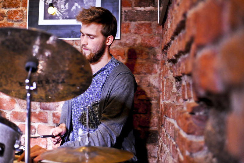 Elbląg, Gospodarzem wieczoru będzie perkusita Kacper Skolik Elbląg, Gospodarzem wieczoru będzie perkusita Kacper Skolik