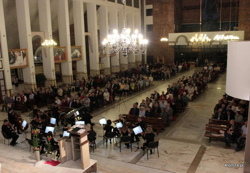 Elbląg, Orkiestra podbiła Łomżę muzyką filmową