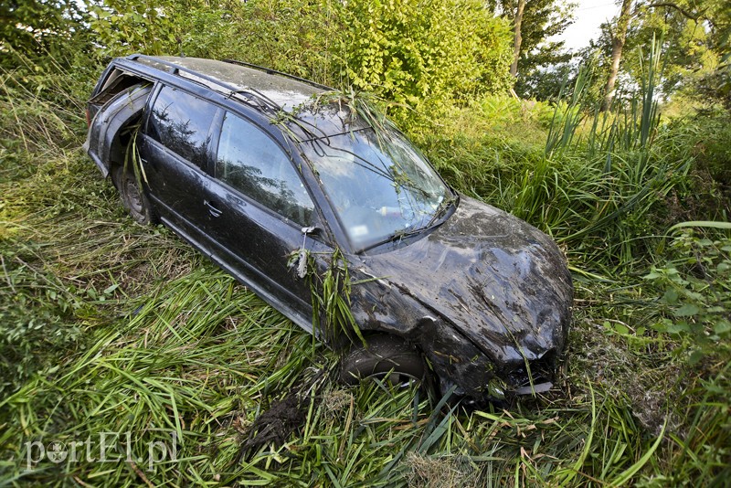 Elbląg, Wjechała do rowu, trzy osoby trafiły do szpitala