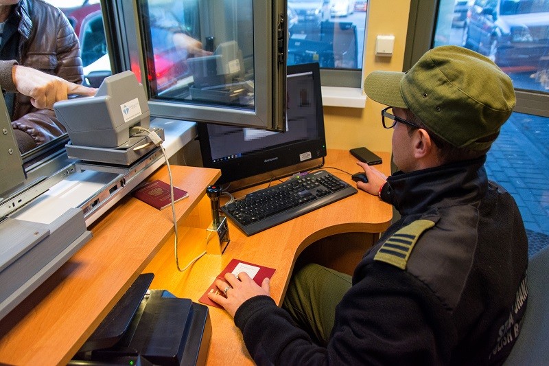 Elbląg, Na przejściu w Gronowie zatrzymano poszukiwanego 26-latka