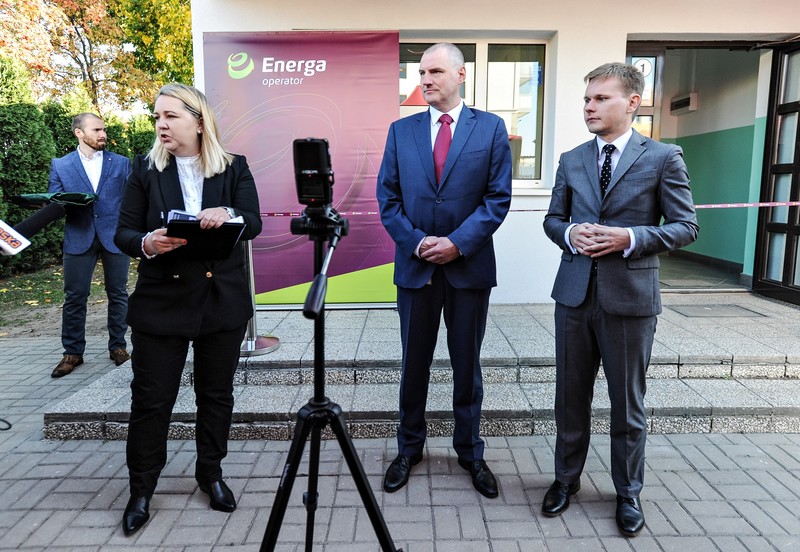 Elbląg, O planach oddziału opowiadał m.in. Piotr Dobrawa (na zdjęciu w środku), prezes Energi Operator Elbląg, O planach oddziału opowiadał m.in. Piotr Dobrawa (na zdjęciu w środku), prezes Energi Operator