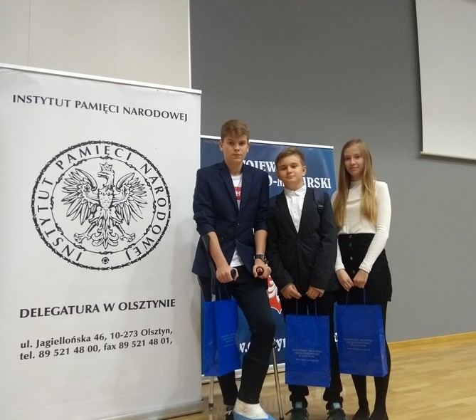 Elbląg, Uczniowie SP 21 wyróżnieni przez wojewodę Elbląg, Uczniowie SP 21 wyróżnieni przez wojewodę