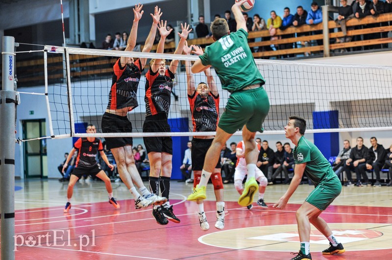 Elbląg, Słabszy okres siatkarzy trwa