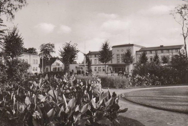 Elbląg, Dawno temu w Elblągu...  sprzątano przydworcowe zieleńce