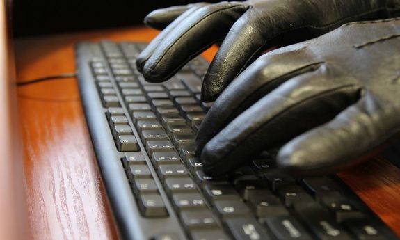 Elbląg, Bezpieczne zakupy w sieci. Policja organizuje cykl spotkań z młodzieżą