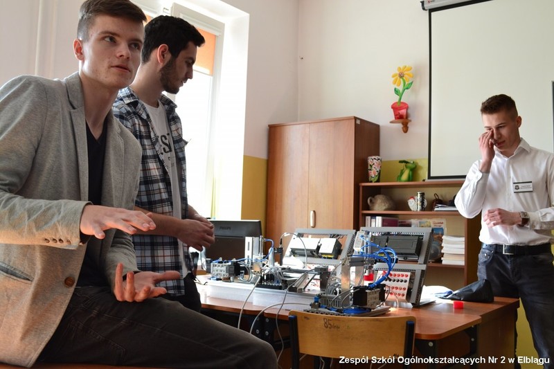 Elbląg, W dzień wiosny wolą zostać w szkole