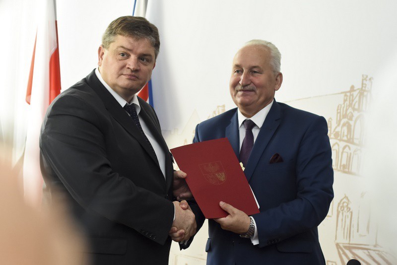 Elbląg, Mirosław Gorbaczewski (po lewej) i Gustaw Brzezin, marszałek województwa