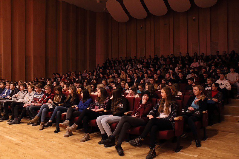 Elbląg, Wiolonczela wciąga maturzystów