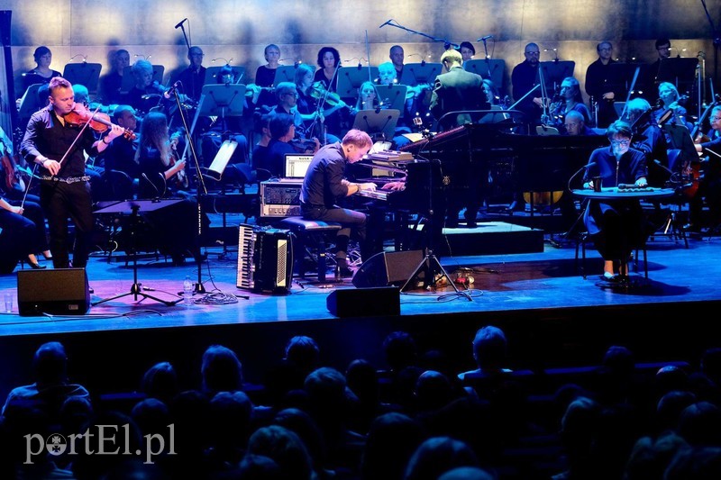 Elbląg, Smyczkami (i nie tylko) ku Morzu Czerwonemu