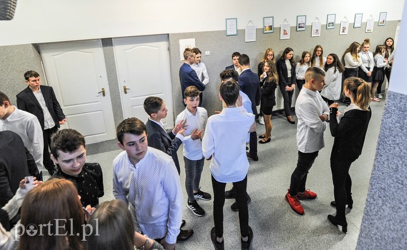 Elbląg, Uczniowie czekają na rozpoczęcie egzaminu Elbląg, Uczniowie czekają na rozpoczęcie egzaminu