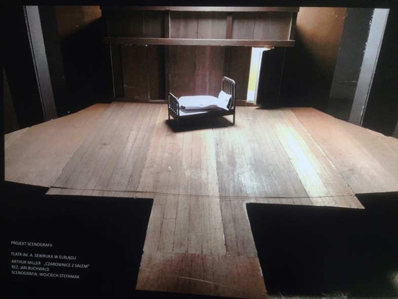 Elbląg, Ze scenografem o Czarownicach z Salem Elbląg, Ze scenografem o Czarownicach z Salem
