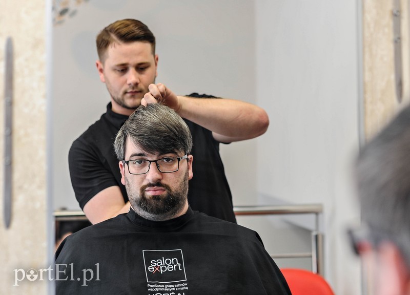 Elbląg, Fryzurą Pawła Walkiewicza zajmuje się Przemysław Srebrnik