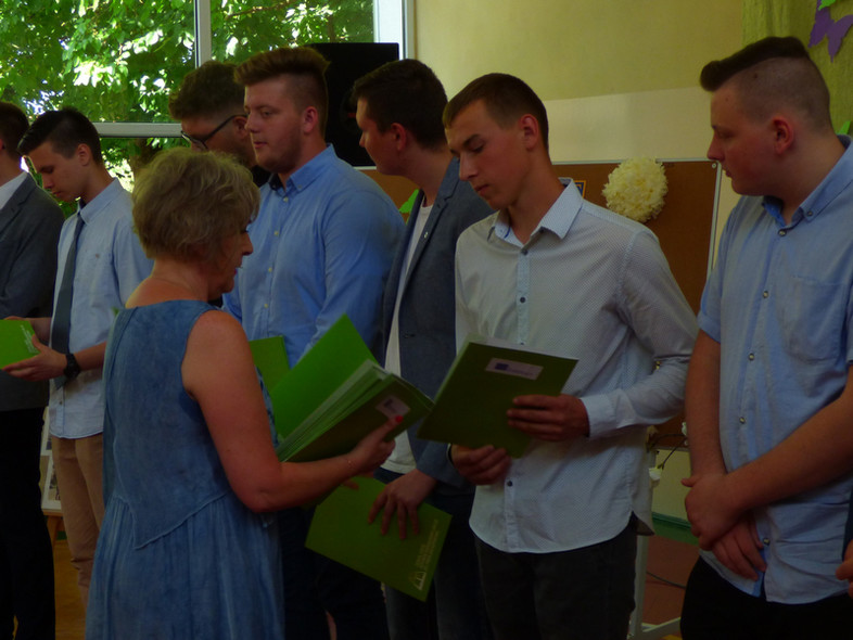 Elbląg, Świat stoi przed nimi otworem