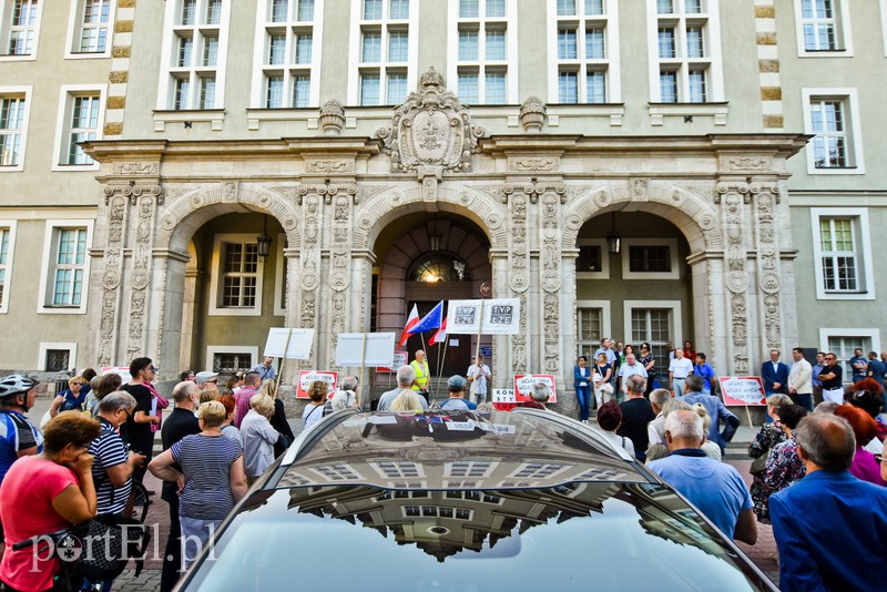 Elbląg, Dziś przed sądem protestowało środowisko prawników