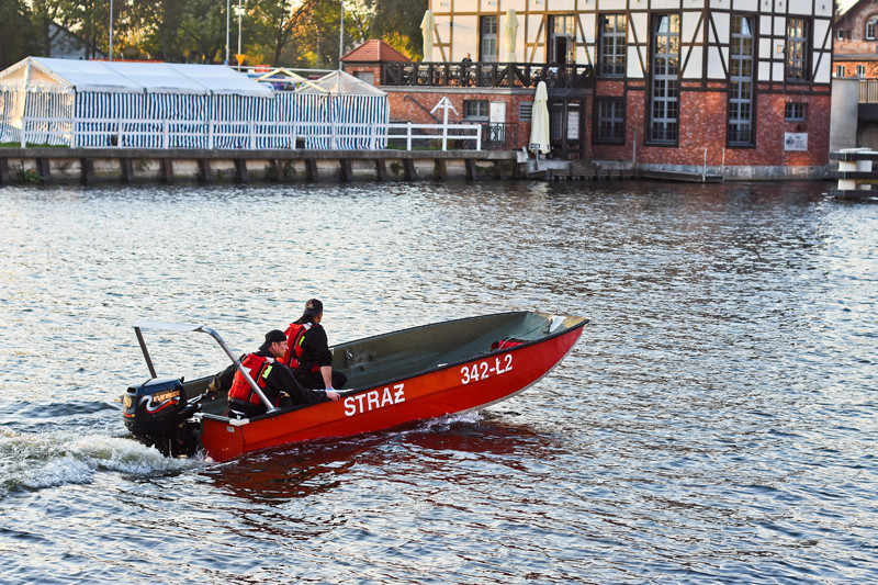 Elbląg, Co stało się z Damianem? Strażacy przeczesywali rzekę Elbląg, Co stało się z Damianem? Strażacy przeczesywali rzekę