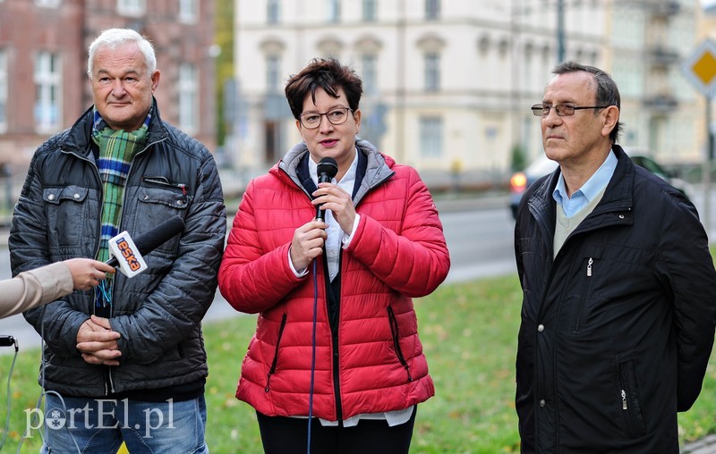 Elbląg, Posłanka Monika Falej chce być aktywna także w Elblągu (na zdj. z Mirosławem Szulcem i Ryszardem Klimem) Elbląg, Posłanka Monika Falej chce być aktywna także w Elblągu (na zdj. z Mirosławem Szulcem i Ryszardem Klimem)