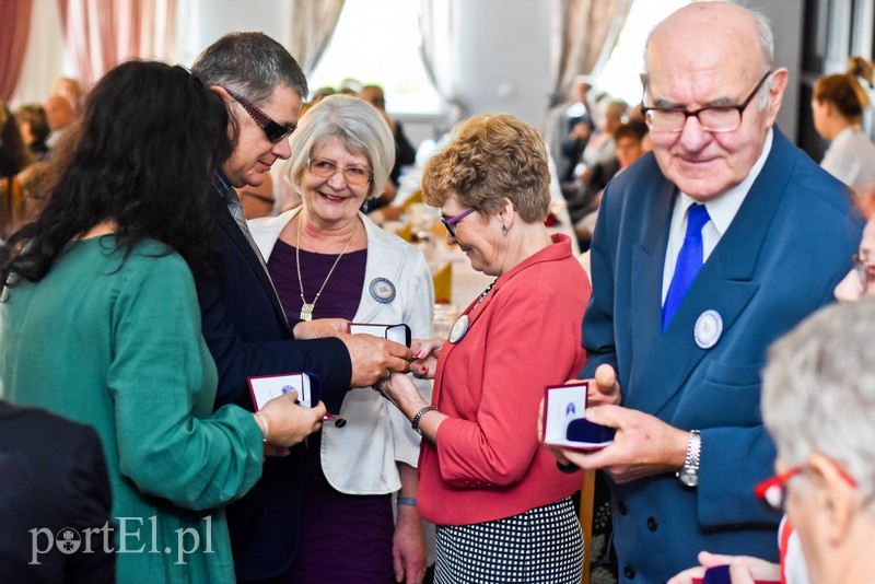 Elbląg, Międzynarodowy Dzień Białej Laski to także okazja dla elbląskiego koła PZN do tego, aby uhonorować tych, którzy działają na rzecz osób niedowidzących i niewidomych Elbląg, Międzynarodowy Dzień Białej Laski to także okazja dla elbląskiego koła PZN do tego, aby uhonorować tych, którzy działają na rzecz osób niedowidzących i niewidomych