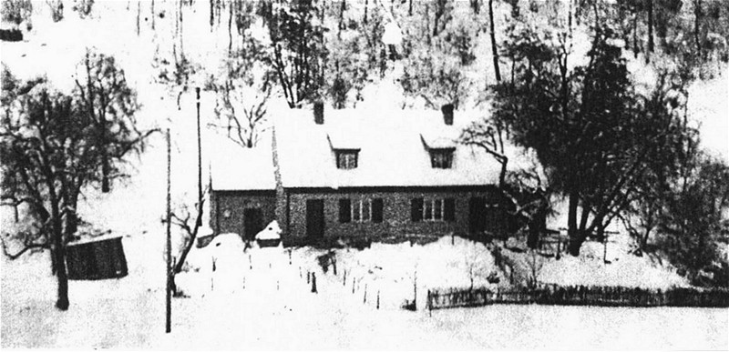 Elbląg, Dom w Czerwonym Dworze w zimowej scenerii. Przed wojną Elbląg, Dom w Czerwonym Dworze w zimowej scenerii. Przed wojną