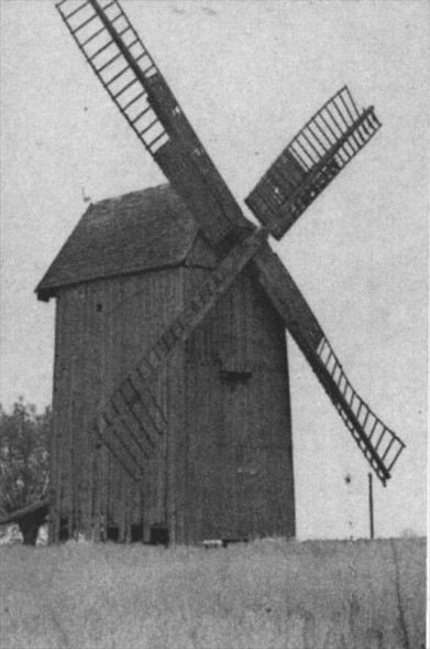 Elbląg, Wiatrak w miejscowości Drewnowo (arch. Karola Wyszyńskiego) Elbląg, Wiatrak w miejscowości Drewnowo (arch. Karola Wyszyńskiego)