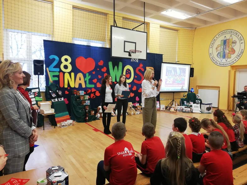 Elbląg, SP4 zagrała dla WOŚP Elbląg, SP4 zagrała dla WOŚP