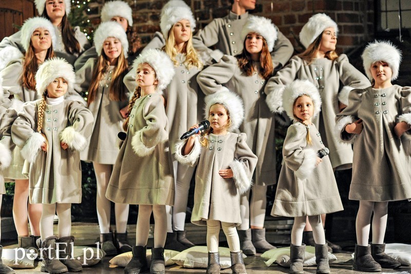 Elbląg, Szalone i Szalone Małolaty zaśpiewały kolędy i pastorałki Elbląg, Szalone i Szalone Małolaty zaśpiewały kolędy i pastorałki