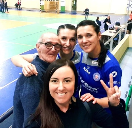 Elbląg, Pani Sylwia, główna sprawczyni zamieszania wraz z zawodniczkami i panem Józefem podczas meczu, Elbląg, Pani Sylwia, główna sprawczyni zamieszania wraz z zawodniczkami i panem Józefem podczas meczu,