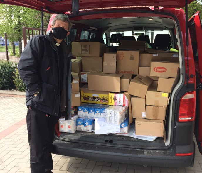 Elbląg, Czterysta paczek od Caritas dla najbardziej potrzebujących