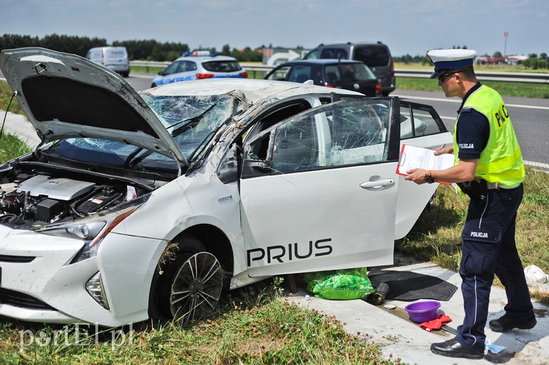 Elbląg, Dachowanie na obwodnicy, utrudnienia w kierunku Gdańska Elbląg, Dachowanie na obwodnicy, utrudnienia w kierunku Gdańska