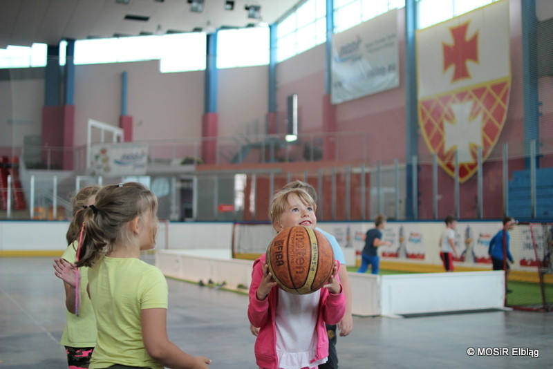 Elbląg, Na płycie lodowiska Helena w wakacje działa strefa gier i zabaw