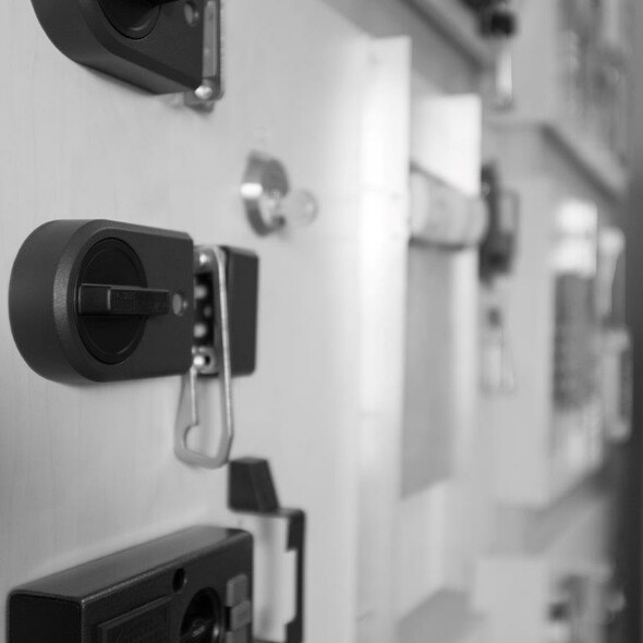 PZ Poznań. Jaki kupić zamek nawierzchniowy do drzwi?