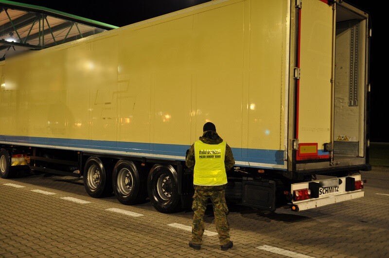 Elbląg, Naczepa warta 100 tys. zł zatrzymana na granicy Elbląg, Naczepa warta 100 tys. zł zatrzymana na granicy