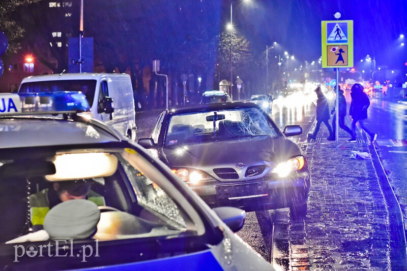 Elbląg, Kobieta potrącona na pasach na ul. Nowowiejskiej Elbląg, Kobieta potrącona na pasach na ul. Nowowiejskiej