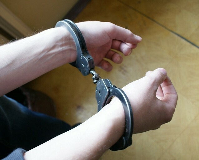 Elbląg, Funkcjonariusze znaleźli przy nim amfetaminę. Okazało się, że był poszukiwany Elbląg, Funkcjonariusze znaleźli przy nim amfetaminę. Okazało się, że był poszukiwany