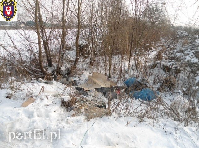 Elbląg, Podrzucił śmieci do przydrożnego rowu Elbląg, Podrzucił śmieci do przydrożnego rowu