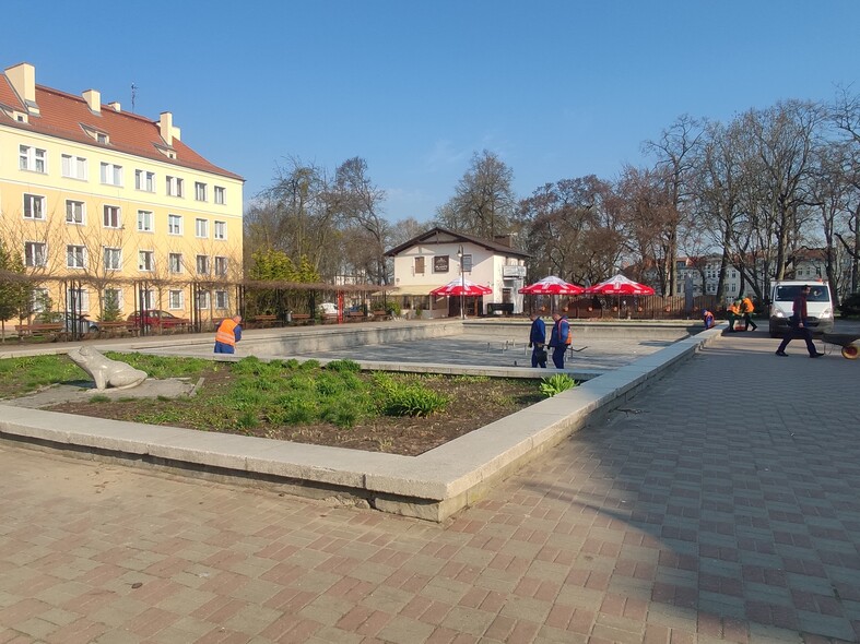 Elbląg, Fontanny pod znakiem zapytania