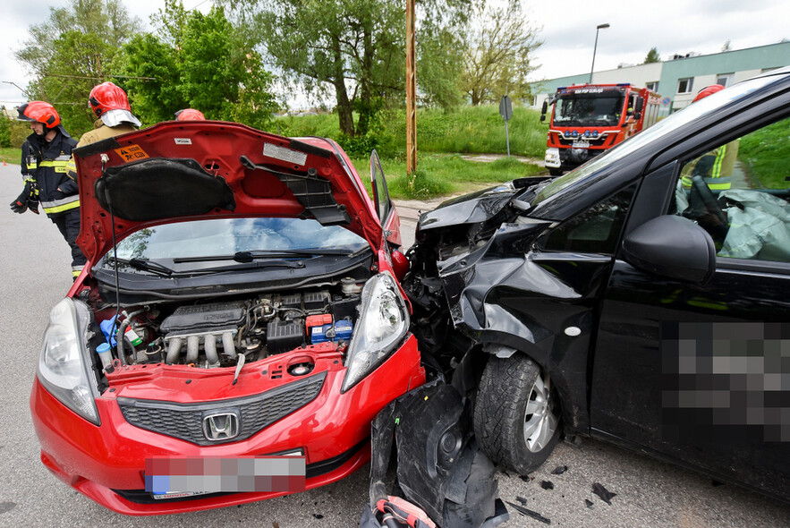 Elbląg, Wypadek na ul. Marymonckiej, dwie osoby w szpitalu