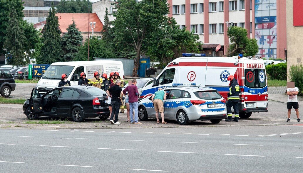 Elbląg, Kolizja przy komendzie policji