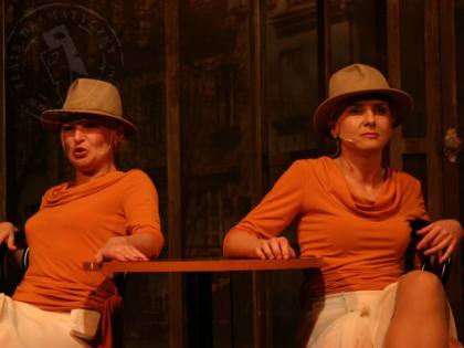 Elbląg, Jolanta Tadla i Beata Przewłocka w spektaklu "Cafe Sax"